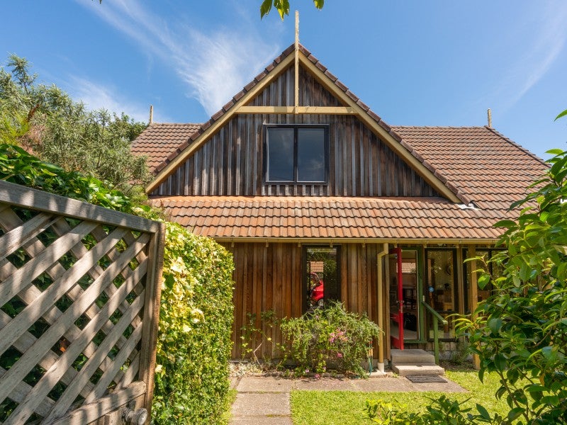 7 Hatton Street, Karori, Wellington - Carousel 1