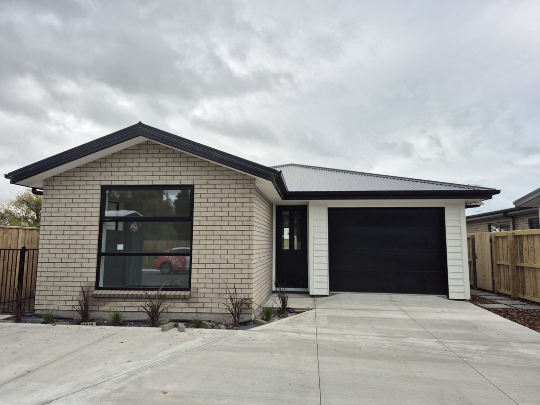 19 Derbridge Street, Woodend, Woodend - Carousel 1