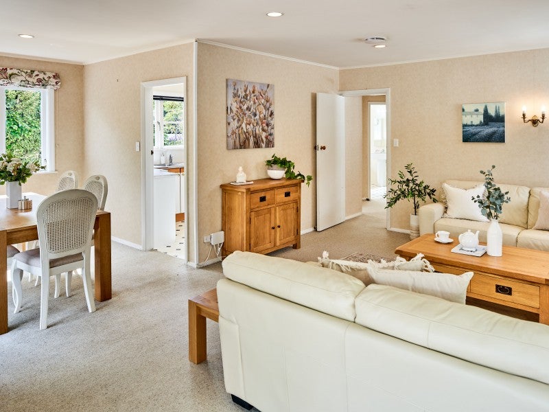 196 Karori Road, Karori, Wellington - Carousel 2