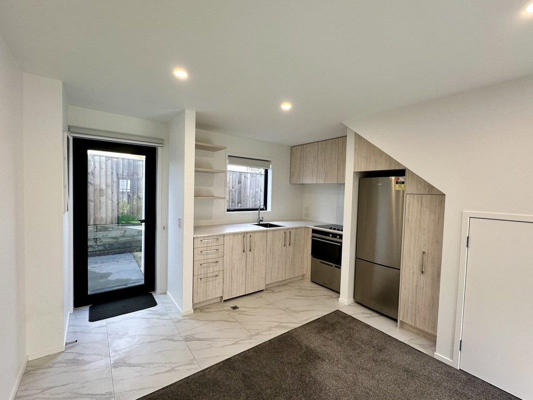 8/170 Don Buck Road, Massey, Auckland - Carousel 2