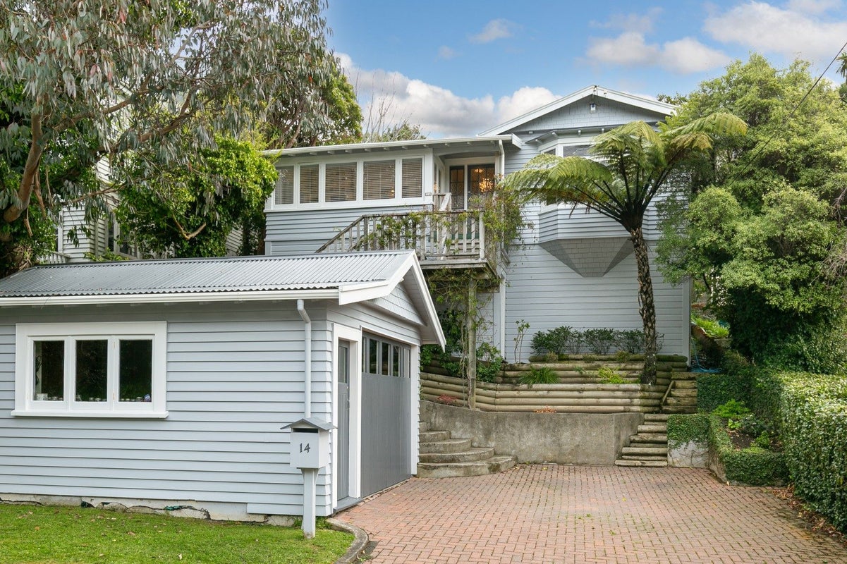 14 Richmond Avenue, Karori, Wellington - Carousel 1