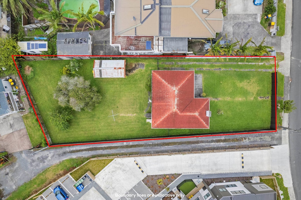 19 Vodanovich Road, Te Atatu South, Auckland - Carousel 1