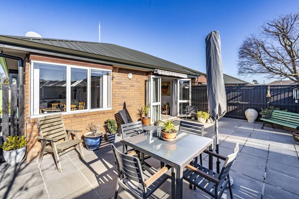 2/12 Giles Place, Shirley, Christchurch - Carousel 1