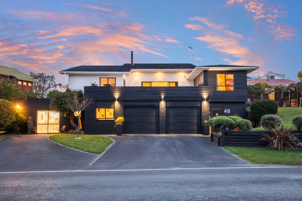 40 Makora Road, Otaihanga, Paraparaumu - Carousel 1