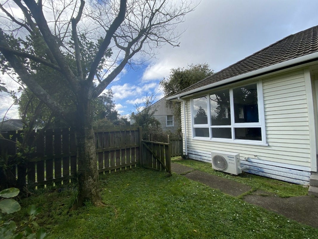 10 Montgomery Crescent, Bader, Hamilton - Carousel 2