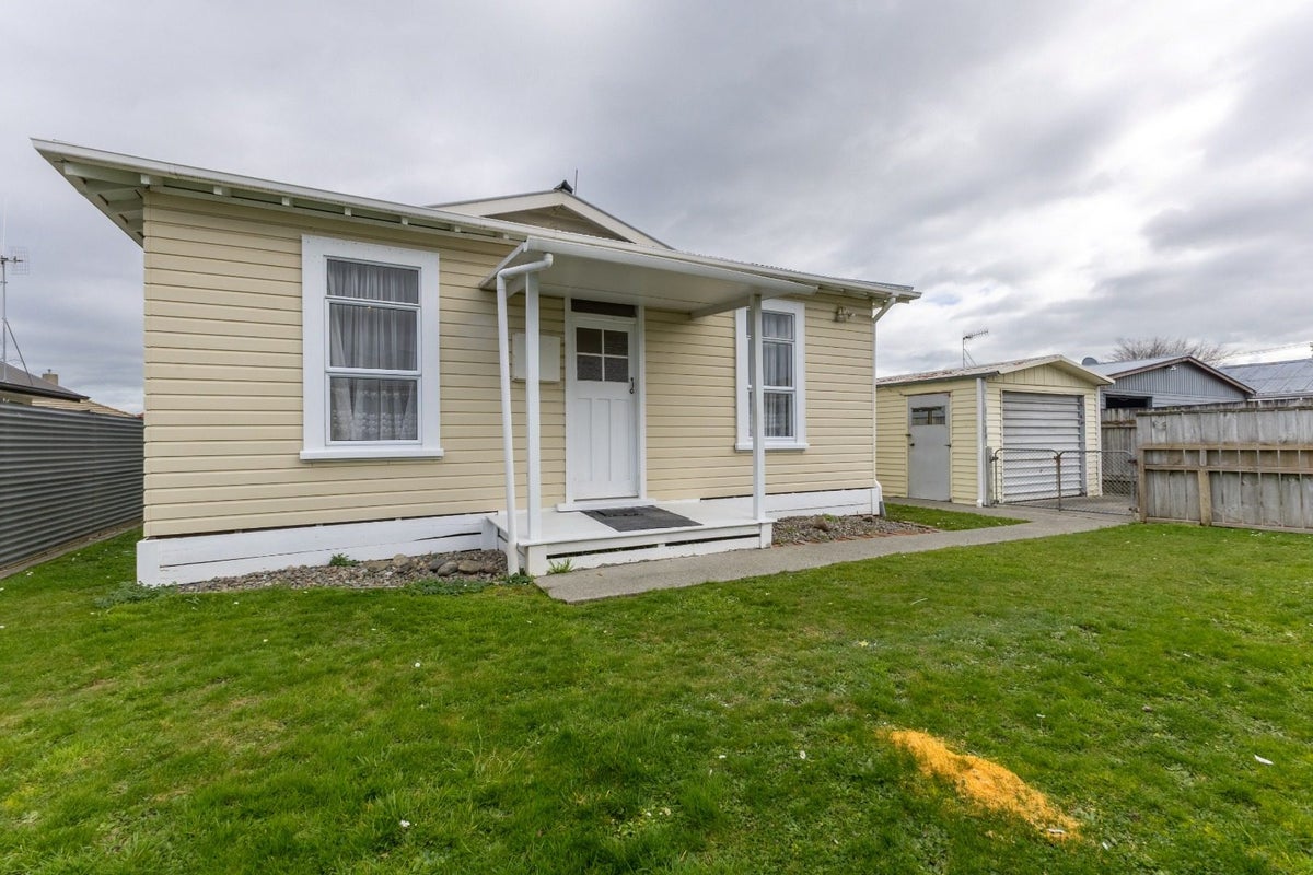 17 Carlisle Street, Milson, Palmerston North - Carousel 2