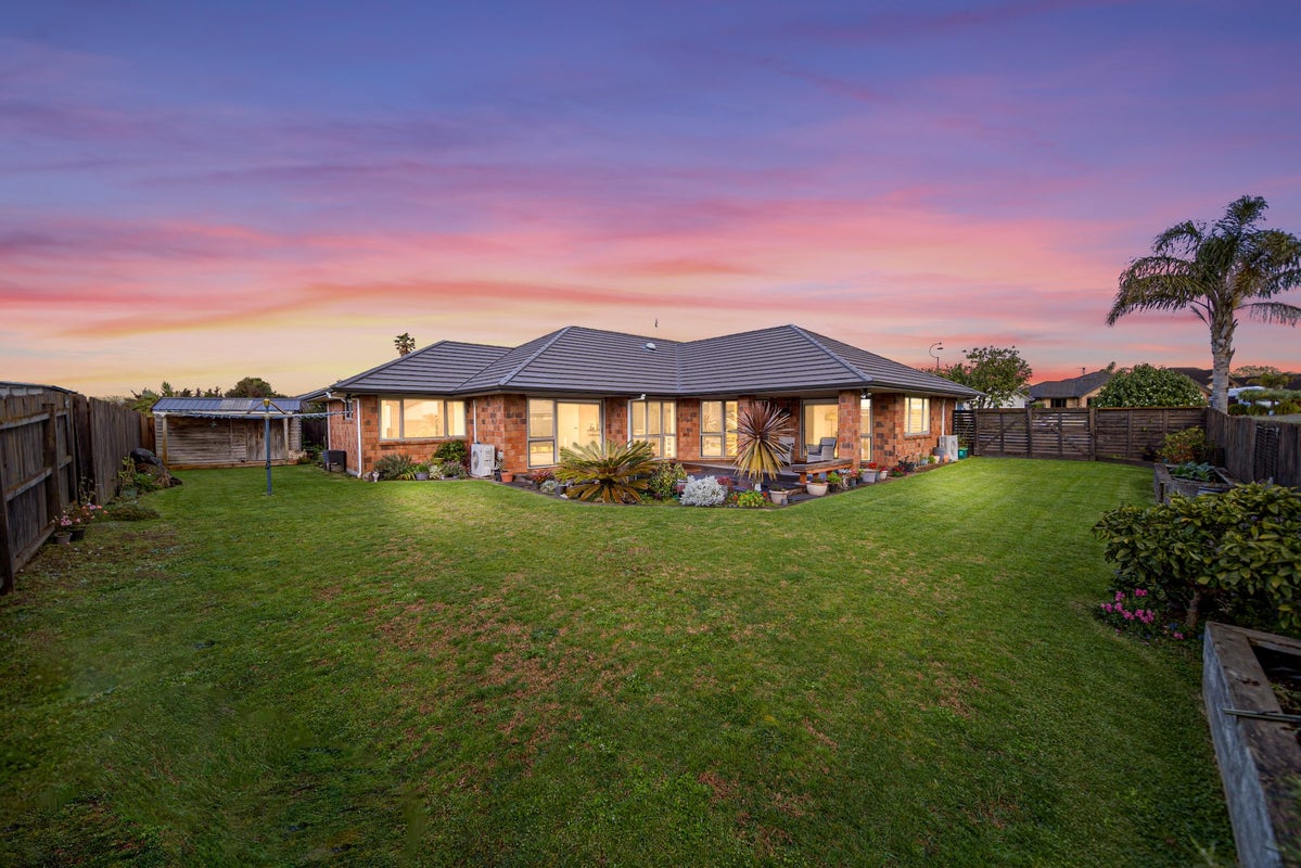 10 Buncrana Place, Rosehill, Papakura - Carousel 2
