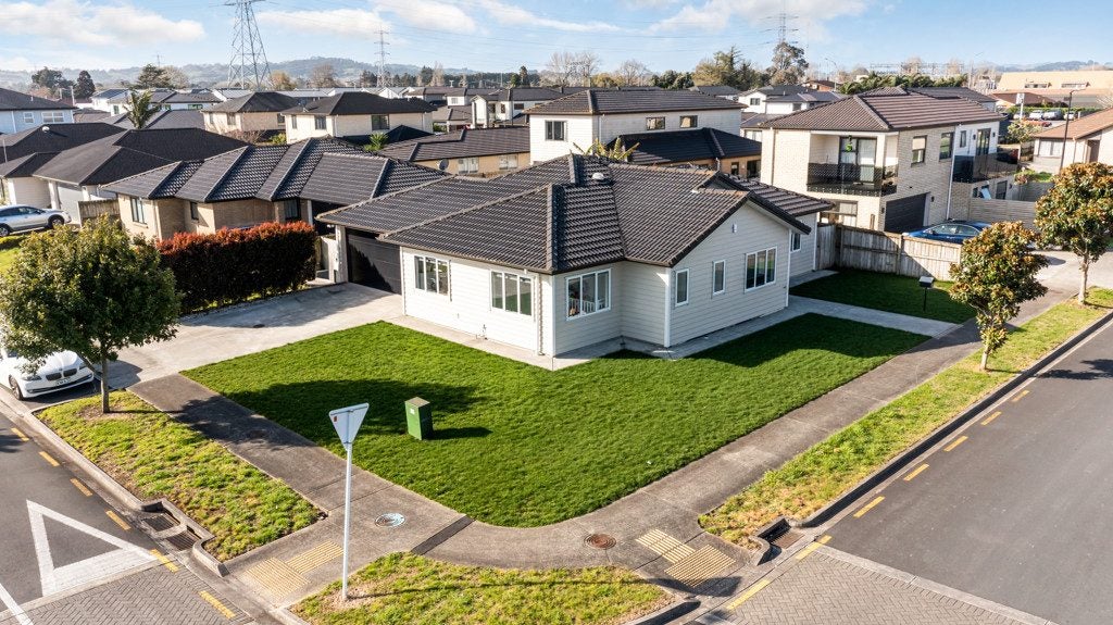 7 Peerless Avenue, Takanini, Auckland - Carousel 2