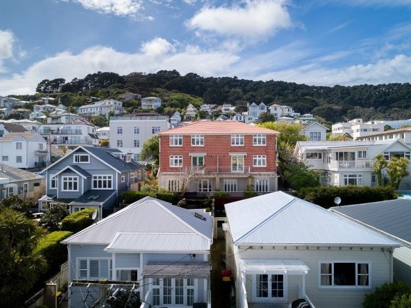 2/9A Hawker Street, Mount Victoria, Wellington - Carousel 1