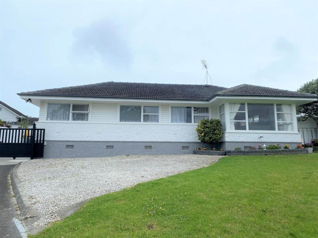 11 Pine Terrace, Howick, Auckland - Carousel 12