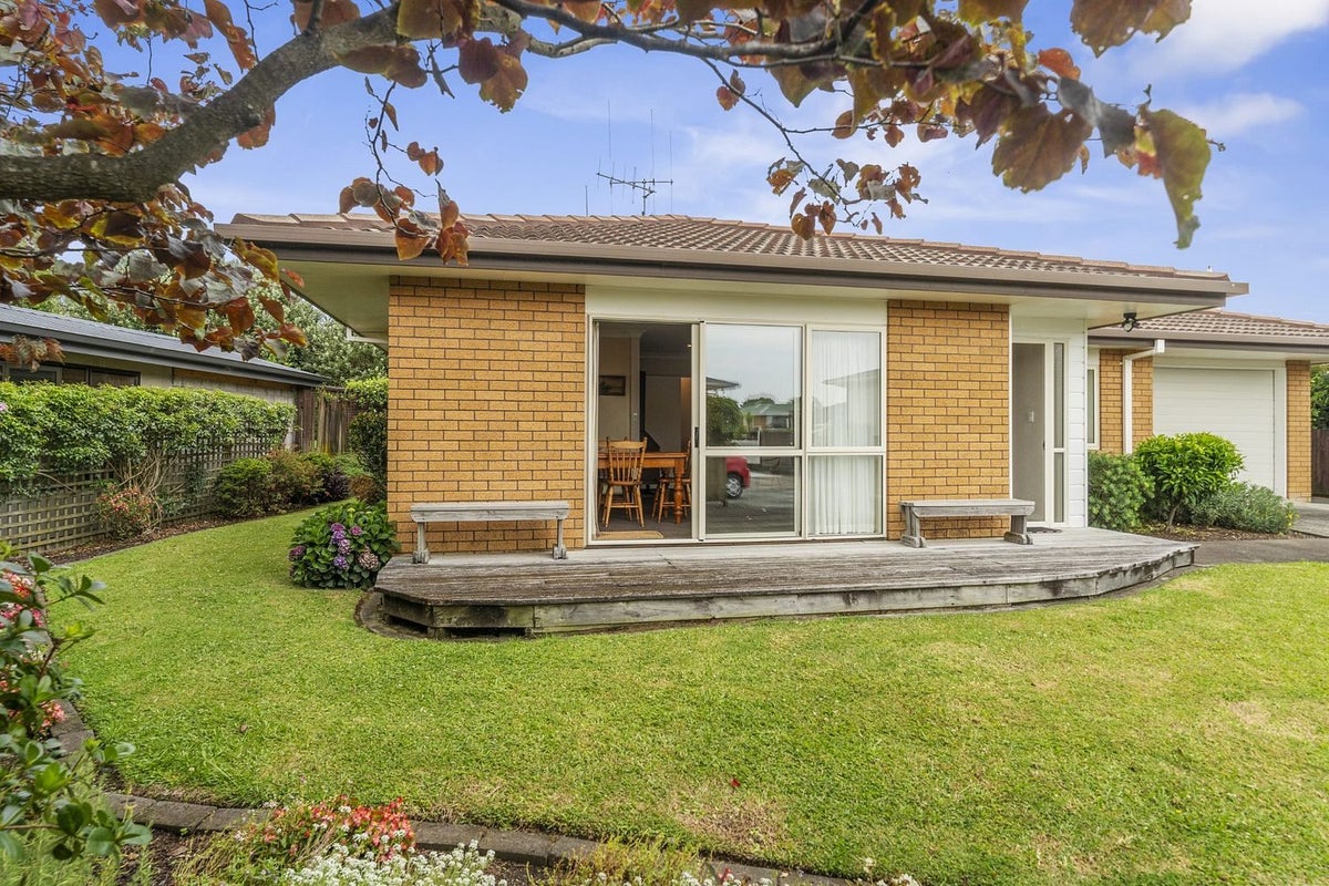 48B Emmett Street, Greerton, Tauranga - Carousel 1