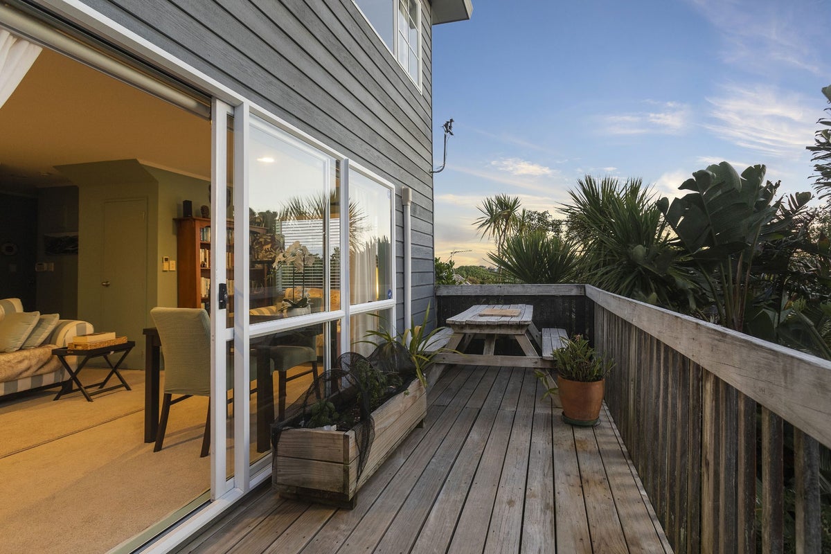 18/193 Eskdale Road, Birkenhead, Auckland - Carousel 1
