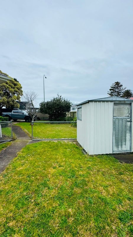 19 Walmsley Road, Mangere, Auckland - Carousel 11