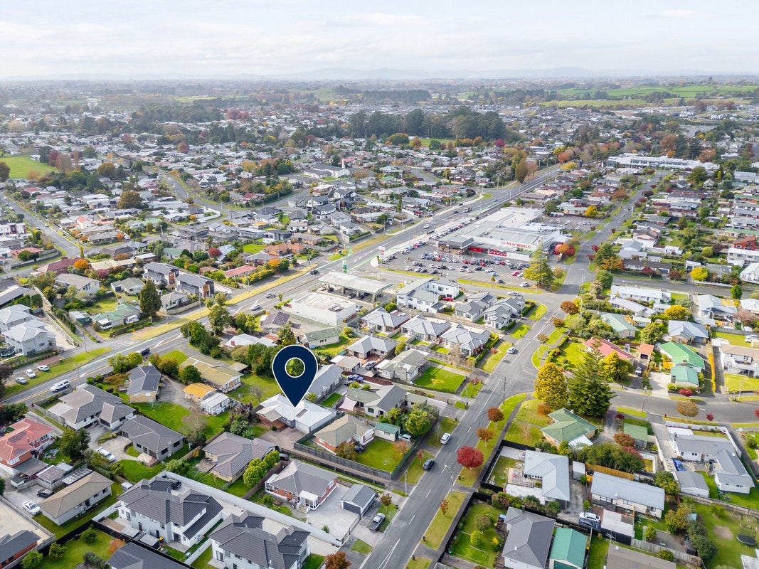 27 MacDonald Road, Glenview, Hamilton - Carousel 21