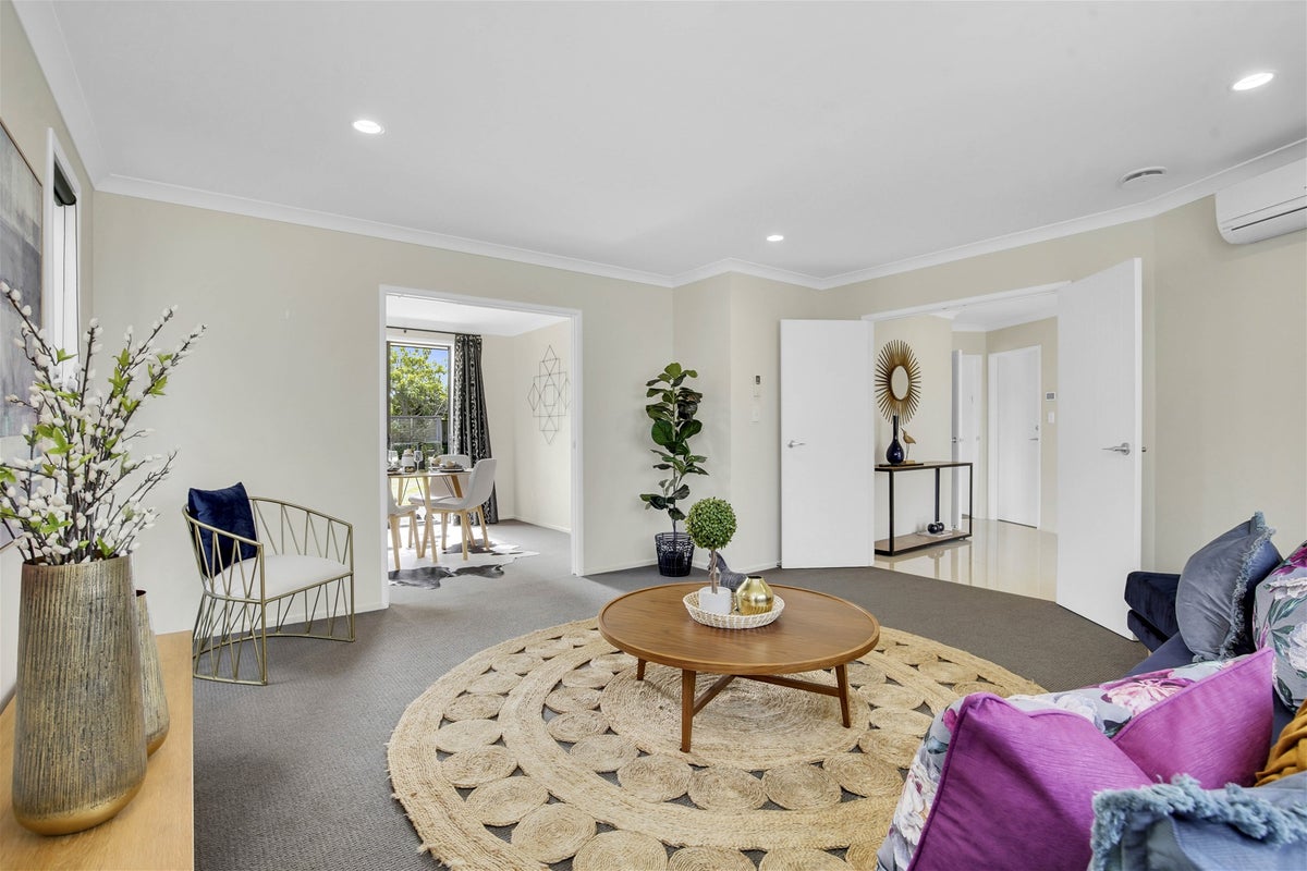 12 Satchmo Place, Rototuna North, Hamilton - Carousel 2