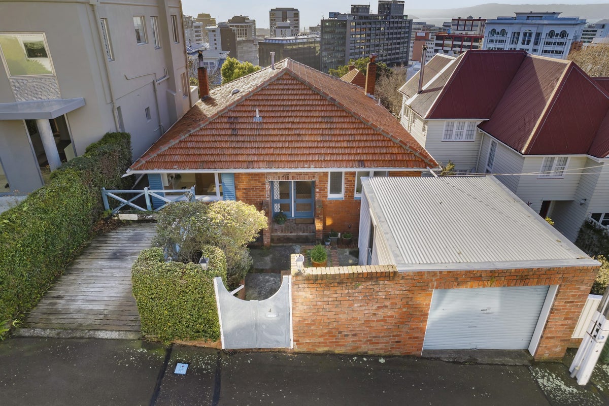 4 Wesley Road, Kelburn, Wellington - Carousel 20