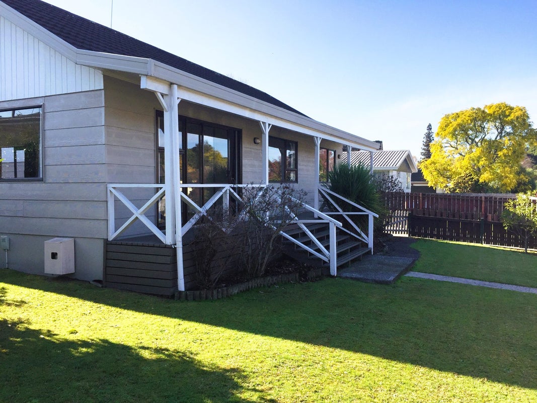 12 Matipo Crescent, Pukete, Hamilton - Carousel 1