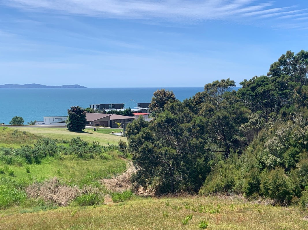 7 Sunrise Place, Cable Bay, Cable Bay - Carousel 2