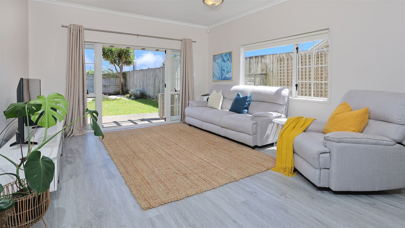 36 Mulvaney Crescent, Henderson, Auckland - Carousel 2