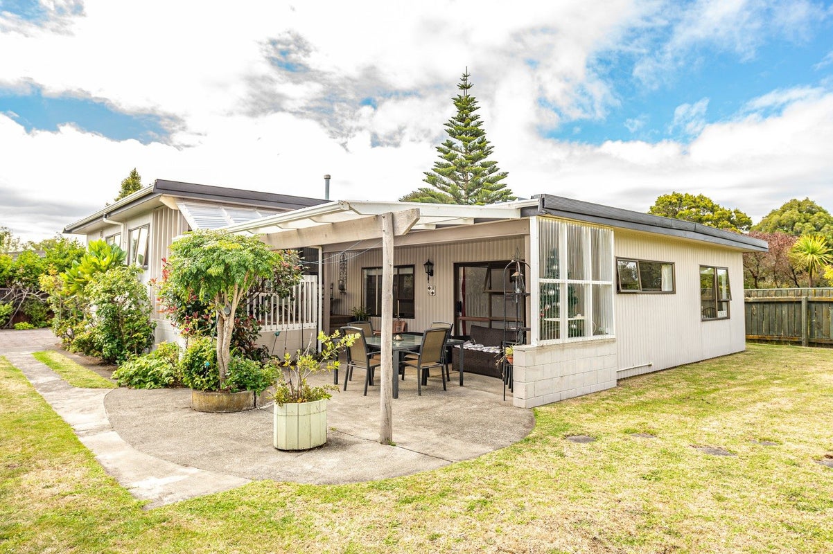 17 Aiken Road, Saint Johns Hill, Whanganui - Carousel 1