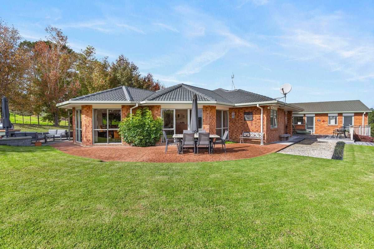 1152A East Coast Road, Redvale, Albany - Carousel 2