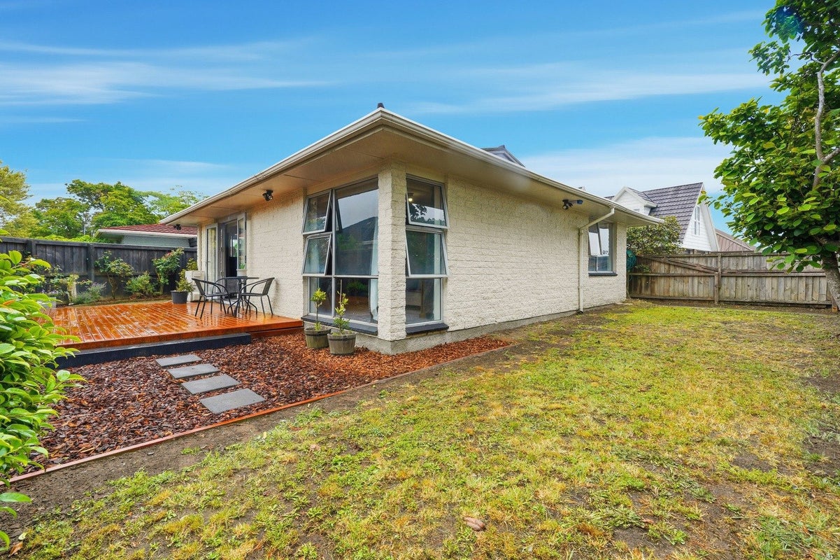 1/106 LAKE TERRACE ROAD, Burwood, Christchurch - Carousel 15