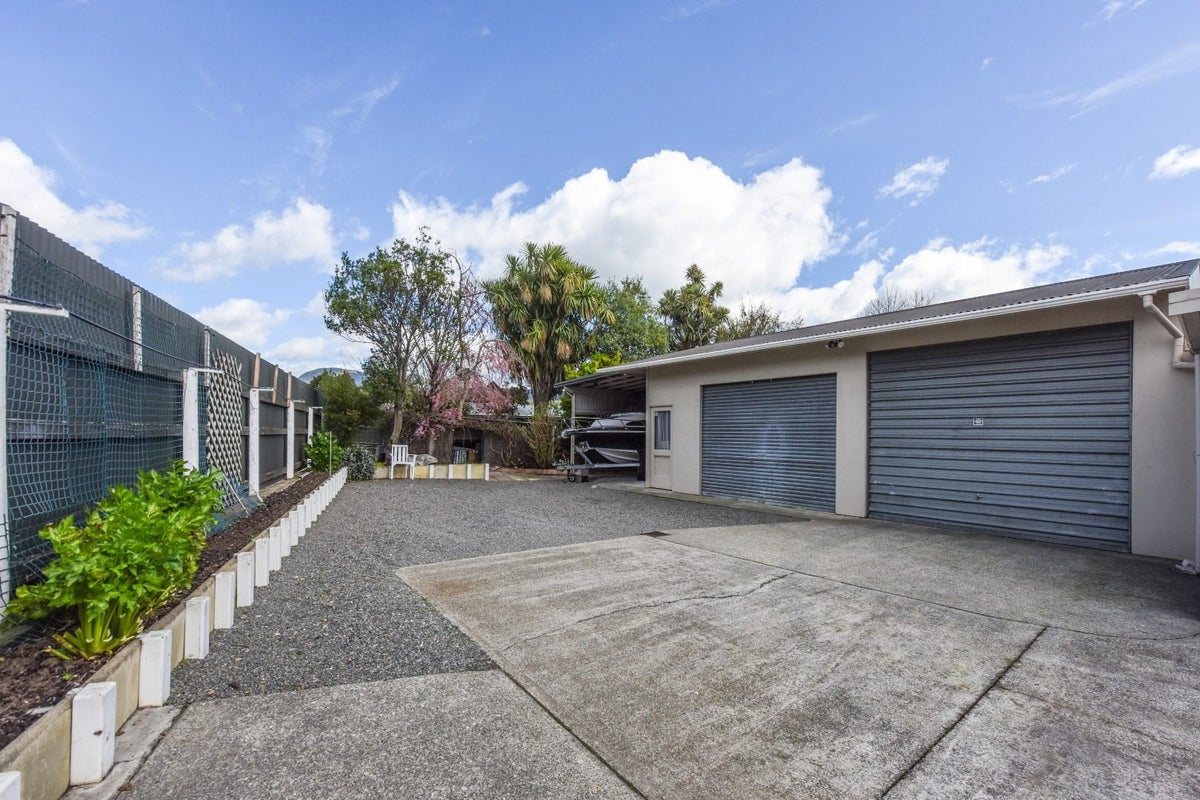 4 Beach Road, Waikawa, Picton - Carousel 15