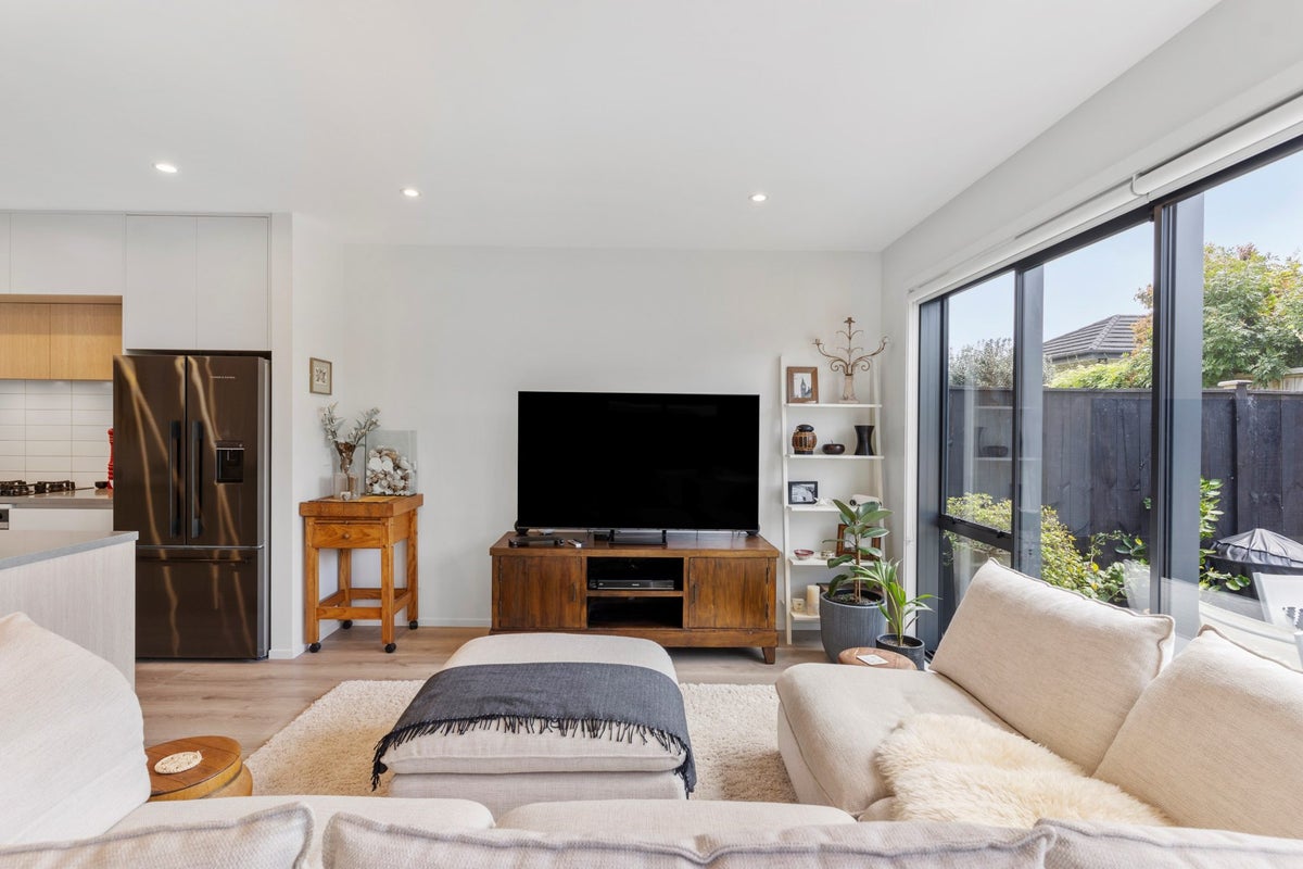 47 Lusitano Drive, Karaka, Papakura - Carousel 2