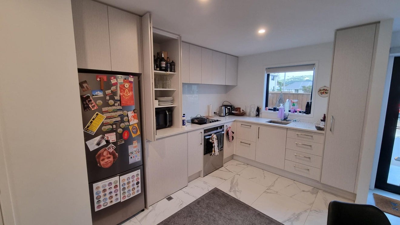 2/320 Oxford Terrace, Avalon, Lower Hutt - Carousel 2