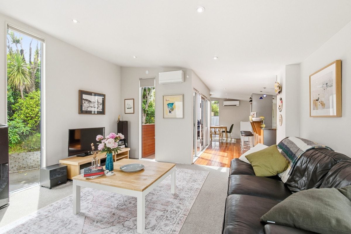 15B Perth Street, Ngaio, Wellington - Carousel 1