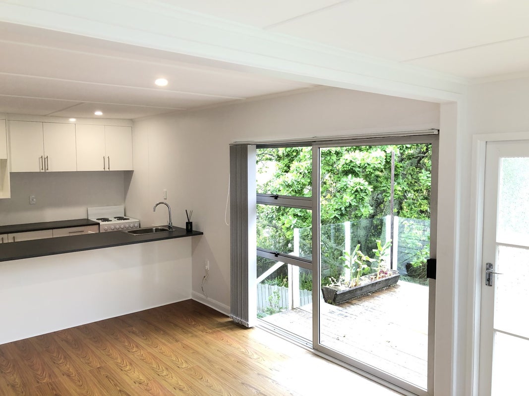 536 Beach Road, Murrays Bay, Auckland - Carousel 2
