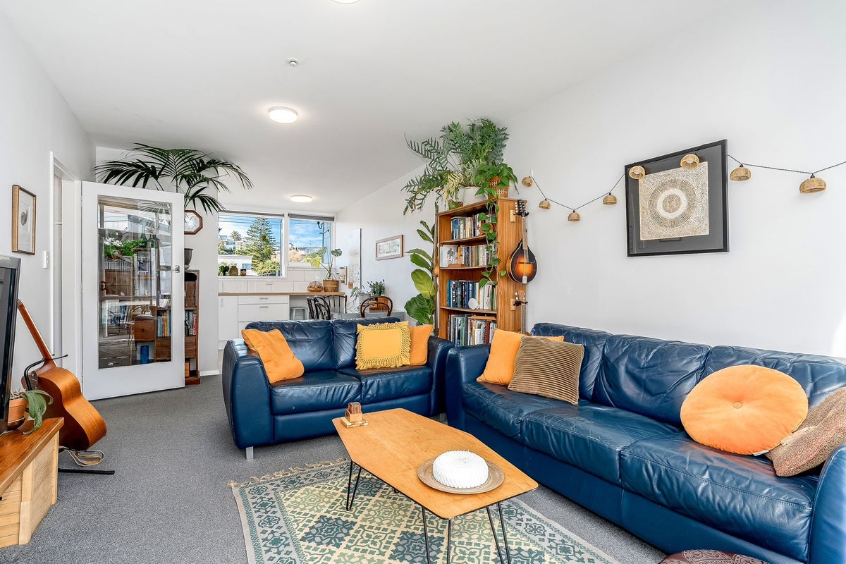 1B Richard Street, Titahi Bay, Porirua - Carousel 1
