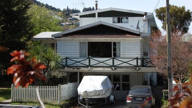 24 Park Street, Queenstown, Queenstown - Carousel 1
