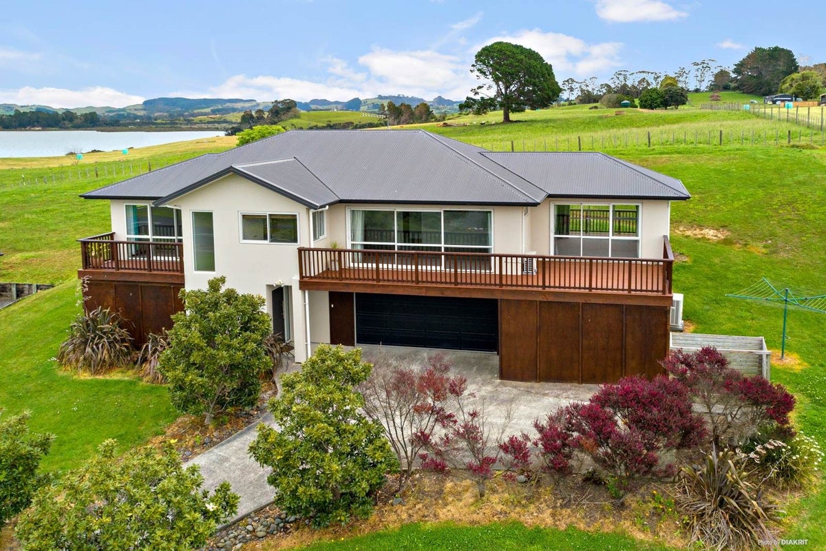 21 Omana Avenue, Helensville, Rodney, Auckland - Carousel 1