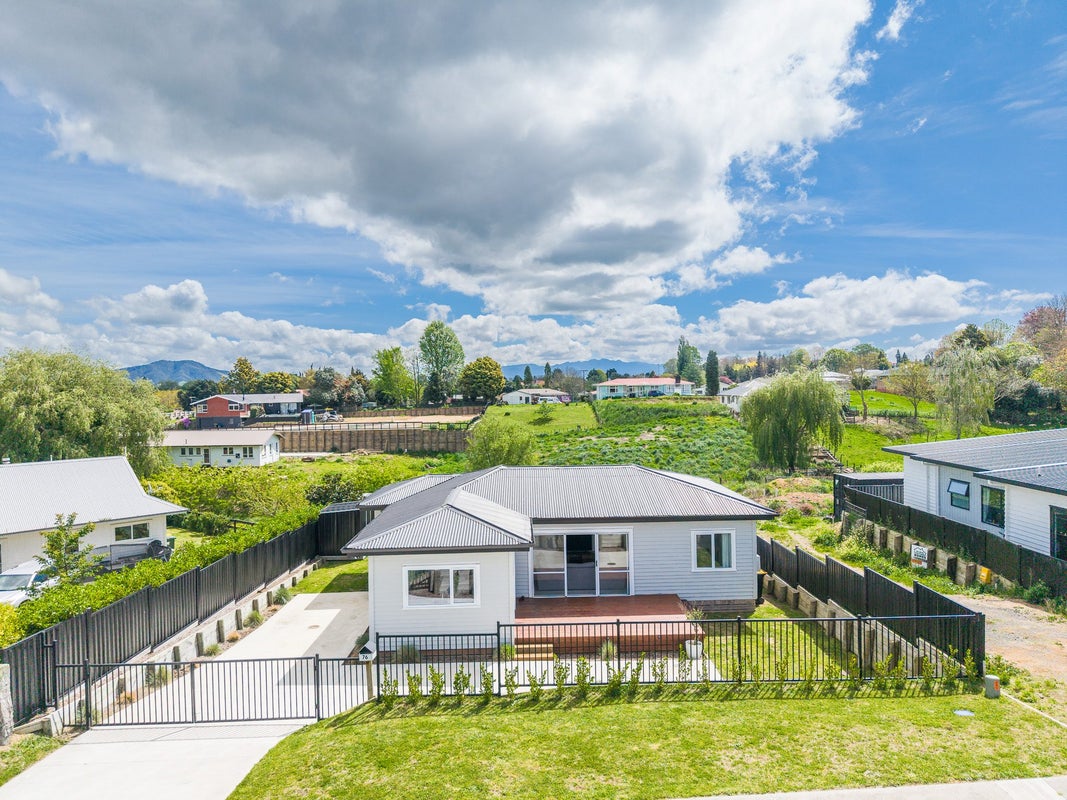 76 Hall Street, Kihikihi, Te Awamutu - Carousel 1