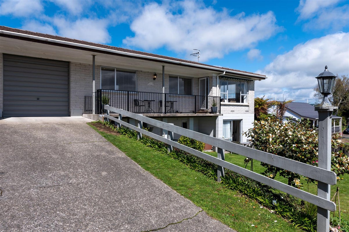 3A Leo Place, Kawaha Point, Rotorua - Carousel 17