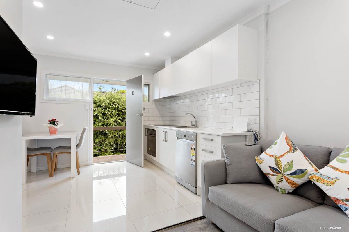 10/30 Kimberley Road, Epsom, Auckland - Carousel 1