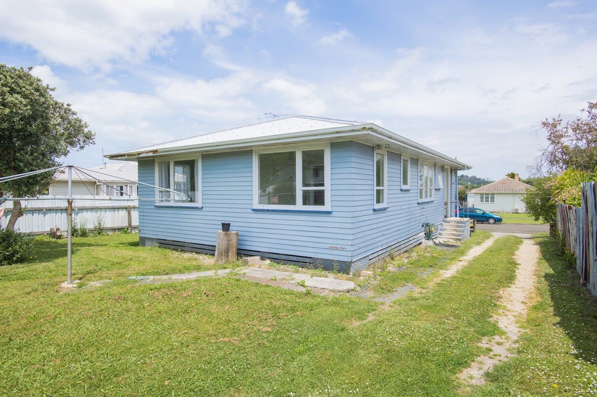 31 Pickering Street, Outer Kaiti, Gisborne - Carousel 1