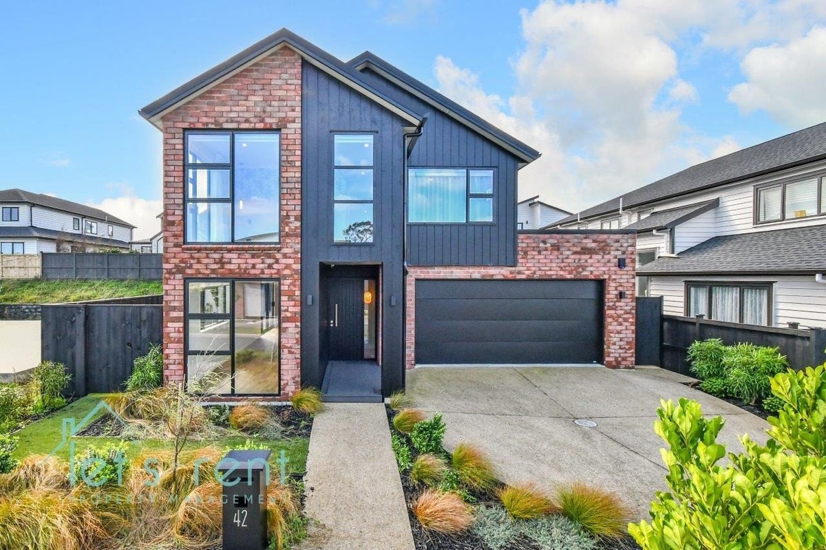 42 Evergreen Parade, Rosehill, Papakura - Carousel 1