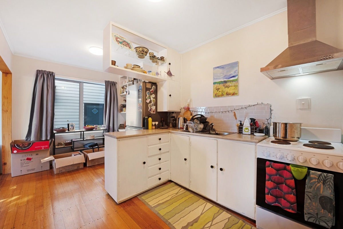 116 Severn Street, Island Bay, Wellington - Carousel 2