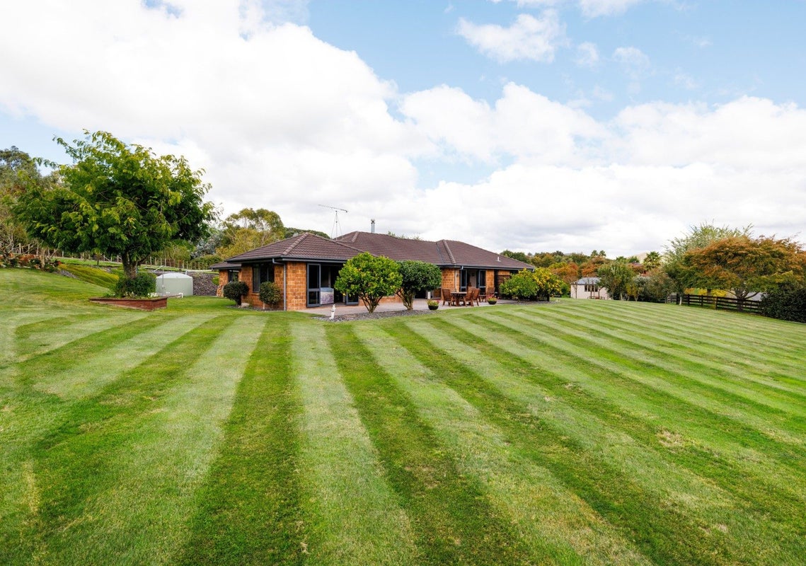 61 Highbrook Way, Whatawhata - Carousel 2