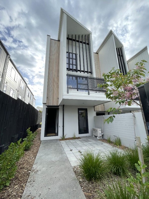 7/5 Dellwood Avenue, Henderson, Auckland - Carousel 1
