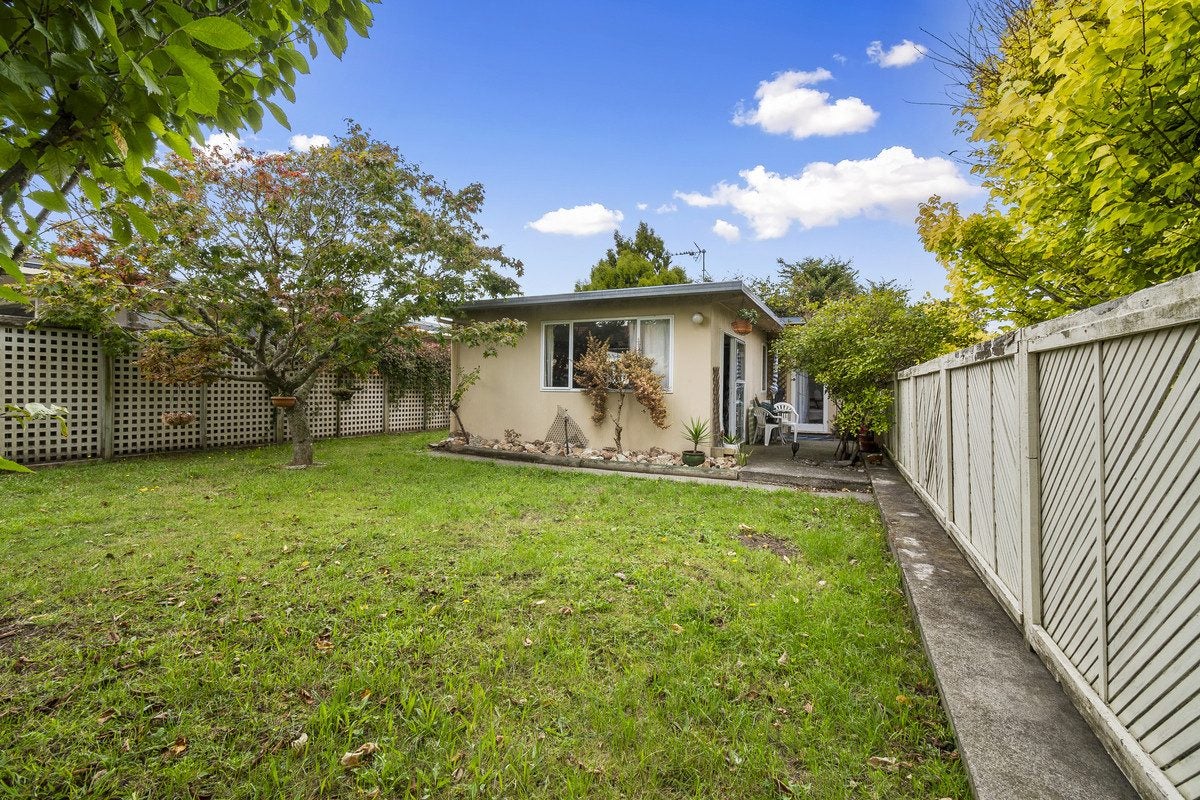 22 Redwood Grove, Hokowhitu, Palmerston North - Carousel 1