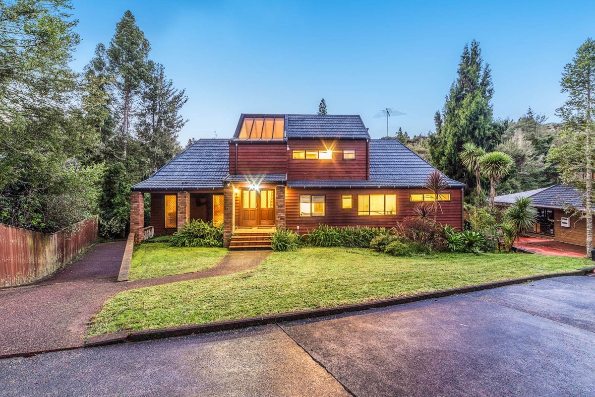 16 Homewood Place, Chatswood, Auckland - Carousel 2