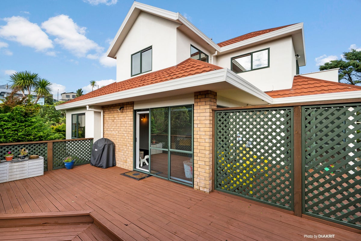 1 Murchison Street, Island Bay, Wellington - Carousel 1