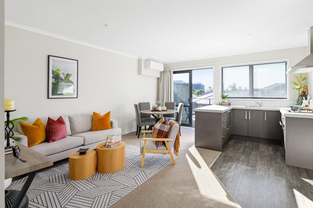 6/16 Jones Crescent, Melville, Hamilton - Carousel 2