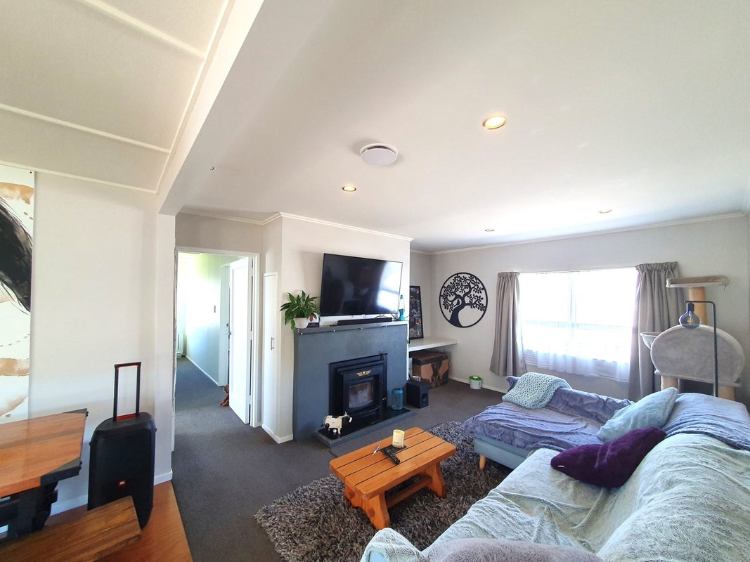 1402 Jubilee Street, Mayfair, Hastings - Carousel 2