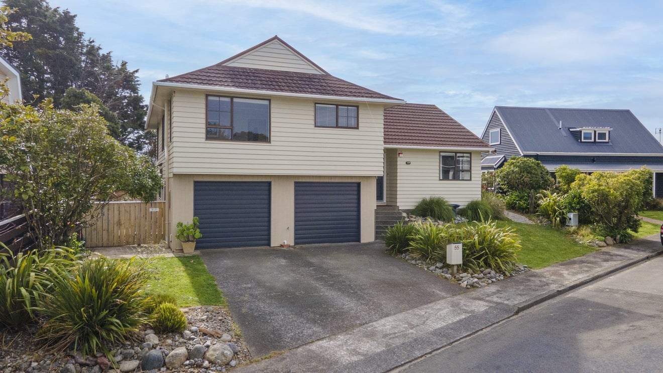 55 Cambrian Street, Churton Park, Wellington - Carousel 1