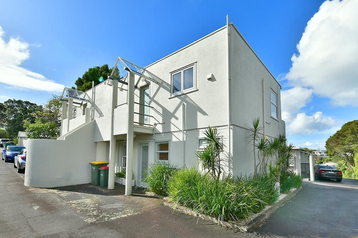 6/18 Parr Terrace, Castor Bay, Auckland - Carousel 9