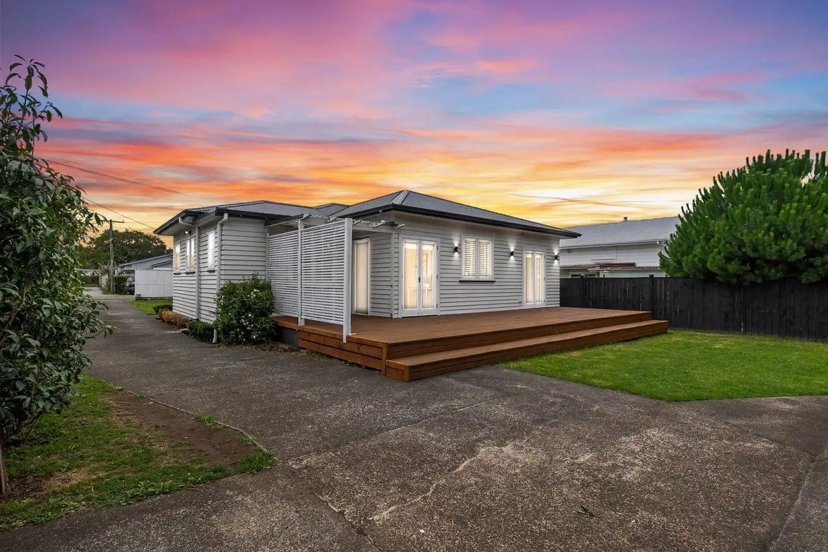 15 Cairnfield Road, Kensington, Whangarei - Carousel 1